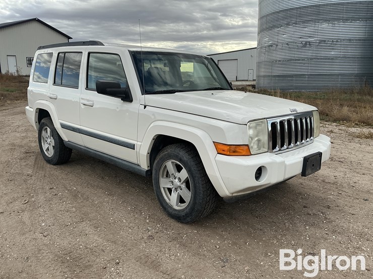2008-jeep-commander-image-3