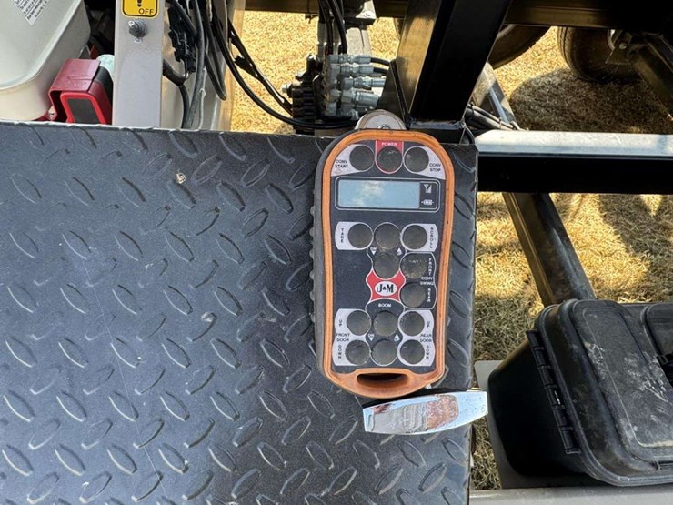 2015-j&m-375st-image-16