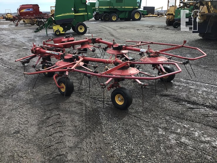 new-holland-169-image-8