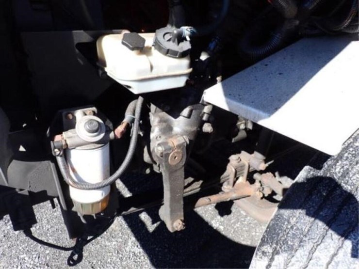 2015-freightliner-mt55-image-65