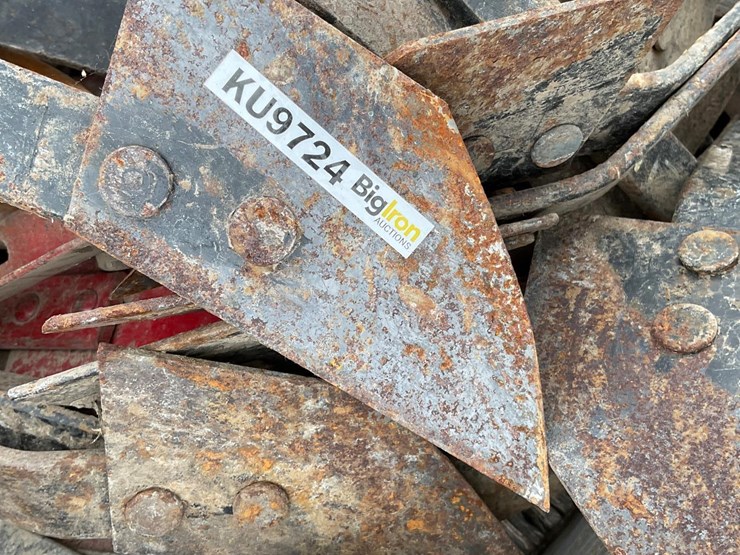 pallet-of-disk-parts-image-10