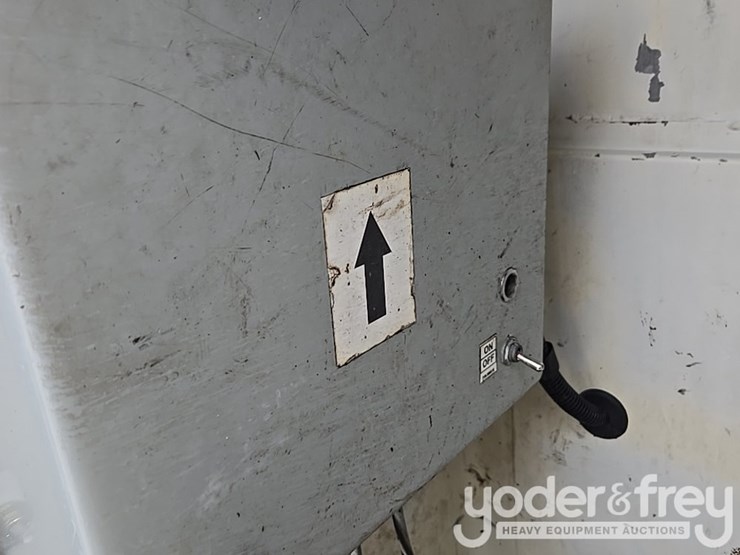 2014-dodge-service-truck-image-55