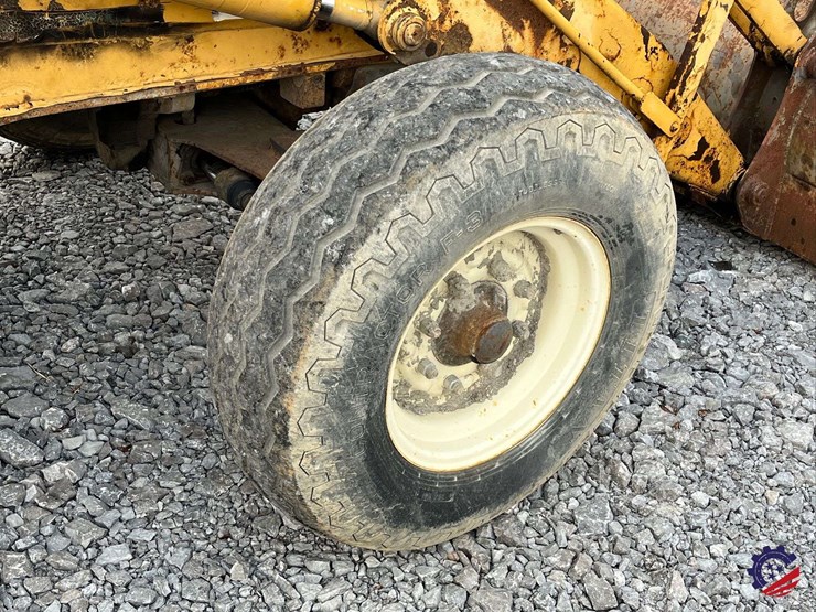 new-holland-575e-image-10