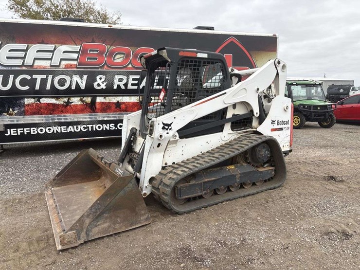 2016-bobcat-t740-image-2