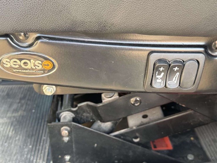 2014-peterbilt-386-image-37