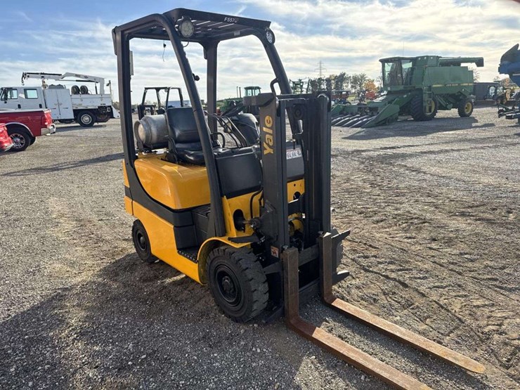 2016-yale-fork-lift-image-14