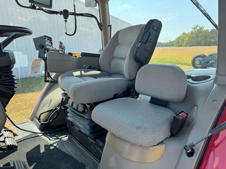 2010-case-ih-245-image-18