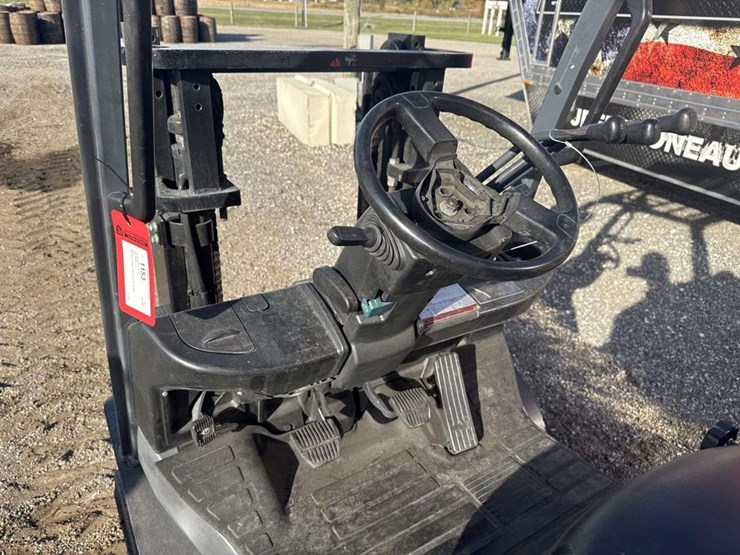 2016-toyota-fork-lift-image-23