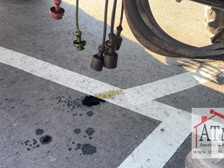 2004-john-deere-3120-image-17