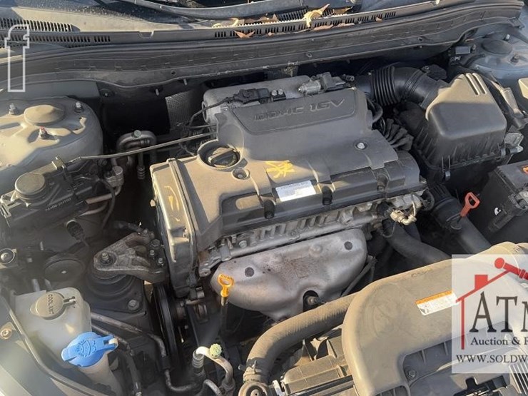 2016-hyundai-elantra-image-18