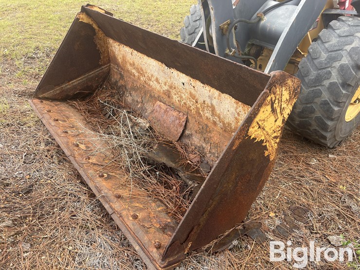 2018-deere-304l-image-12