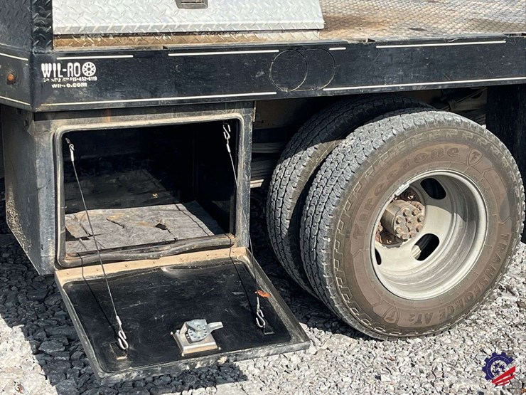 2002-chevrolet-silverado-flatbed-truck-image-21