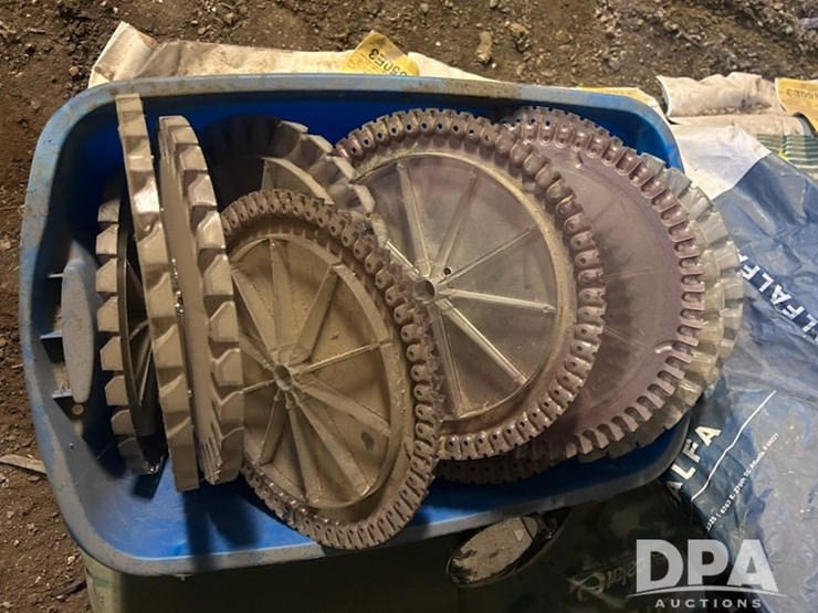 2016-white-9100-no-till-planter-(ed5297)-image-12