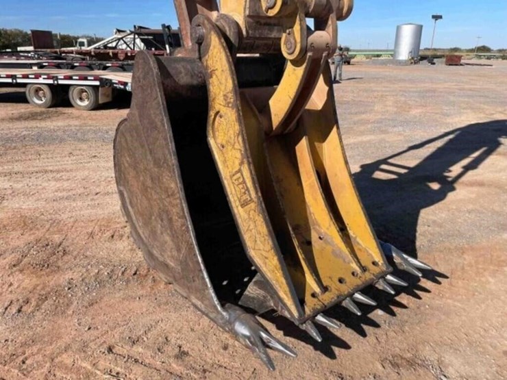 2008-caterpillar-320d-image-4