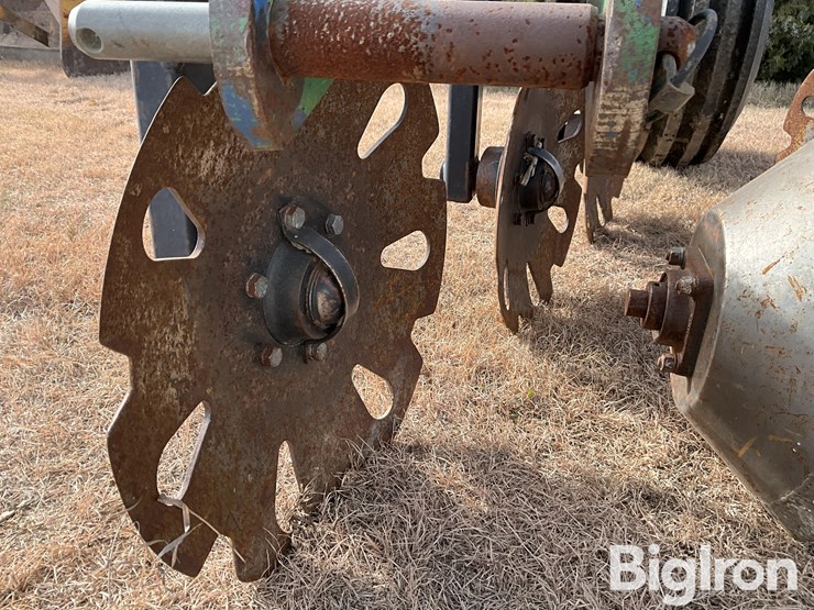 blu-jet-pivot-track-closer-image-12