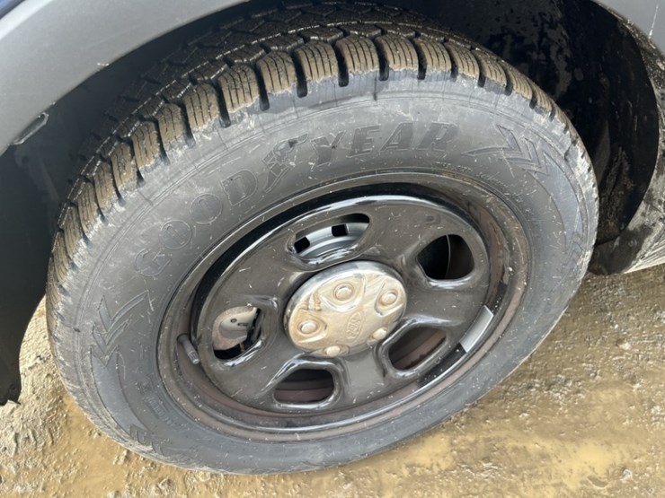 2017-ford-explorer-image-15