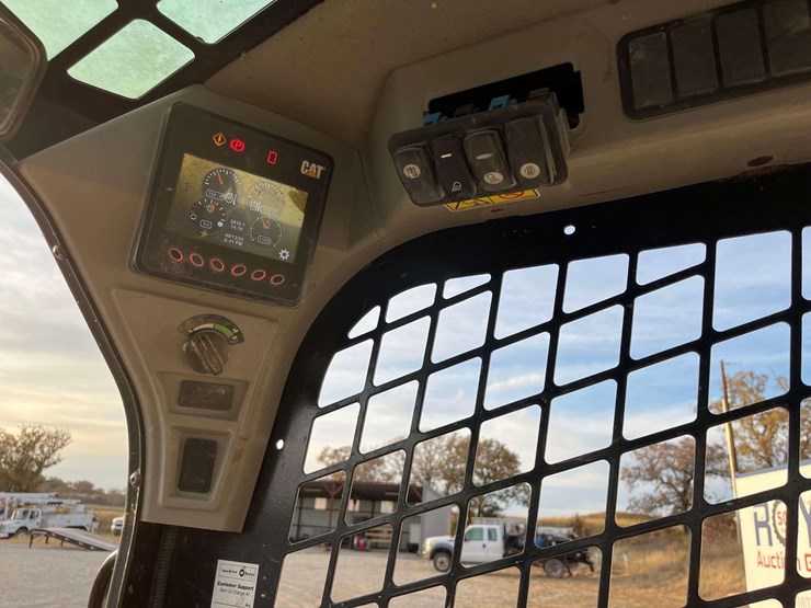 2018-caterpillar-259d-image-16