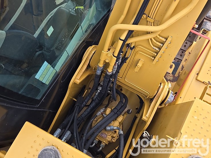 2016-caterpillar-312fgc-image-54