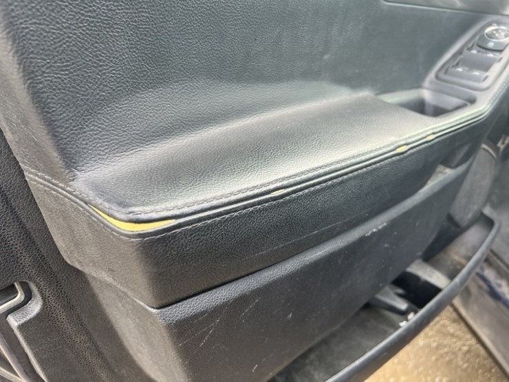 2017-ford-explorer-image-35