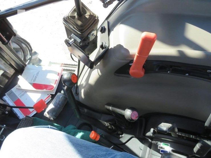 case-ih-farmall-105u-image-11