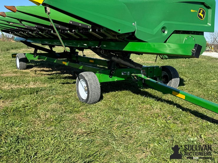 2022-john-deere-c8r-image-17