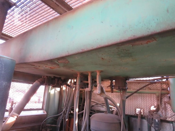 2015-caterpillar-c9-image-13