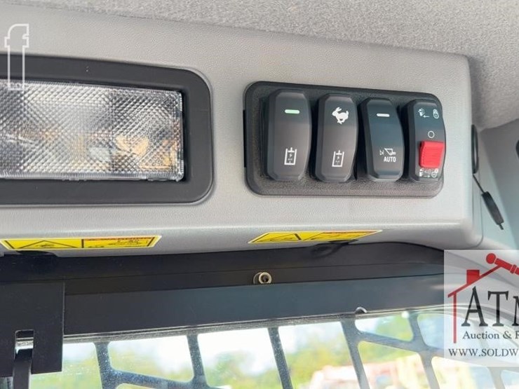 2023-caterpillar-289d3-image-17