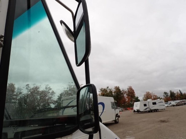 2015-freightliner-mt55-image-59