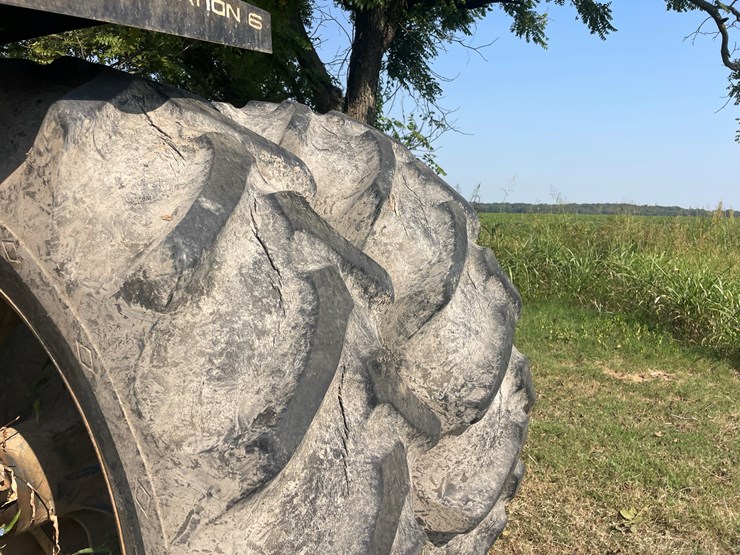 1991-versatile-876-image-5