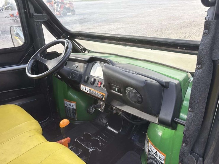 john-deere-gator-image-19