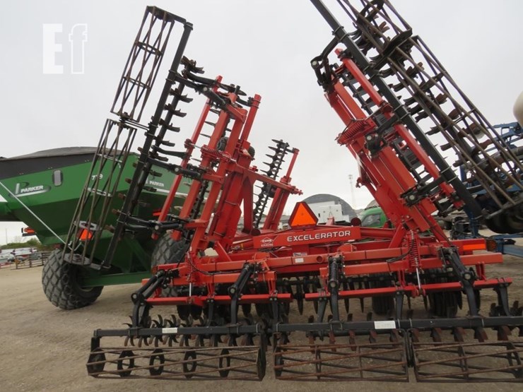 2012-kuhn-krause-8000-30-image-7