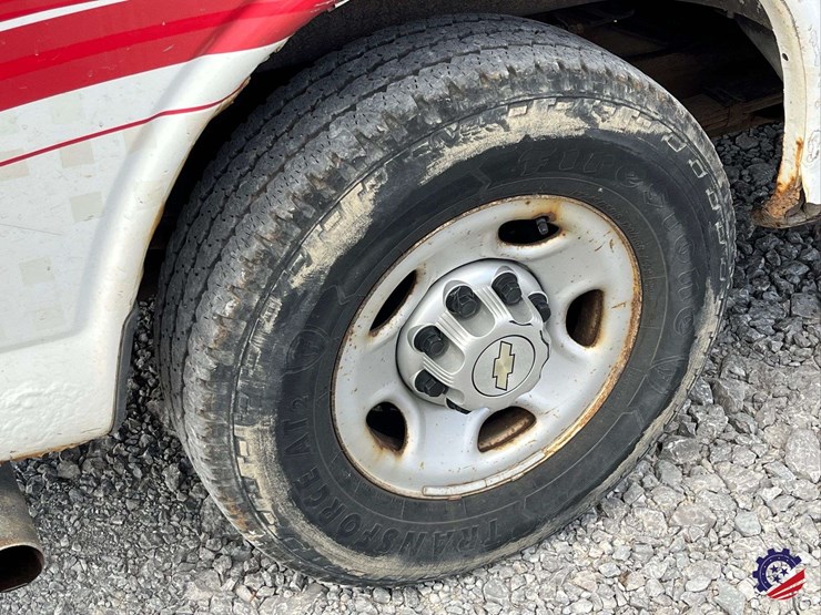 2012-chevrolet-express-van-image-9