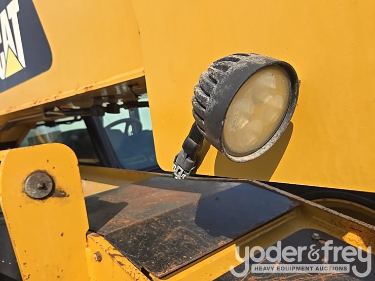 2019-caterpillar-tl1255d-image-83
