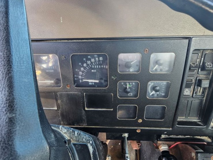 1989-international-dt466-image-11