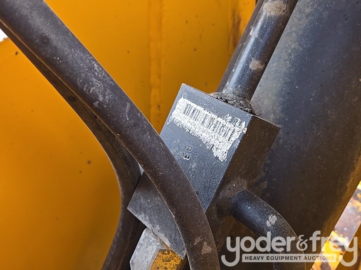 2017-jcb-512-56-image-54