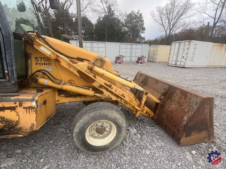 new-holland-575e-image-32