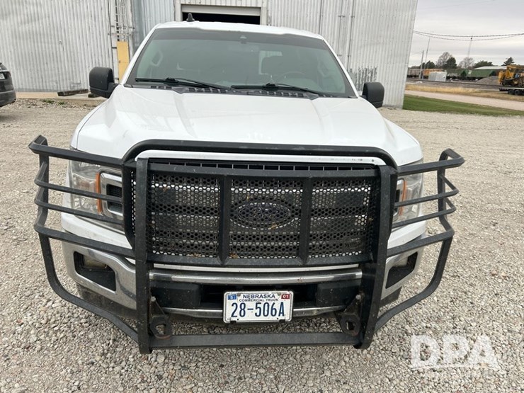 2019-ford-f150-xlt-image-10