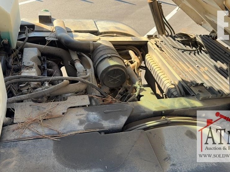 bobcat-toolcat-5600-image-11