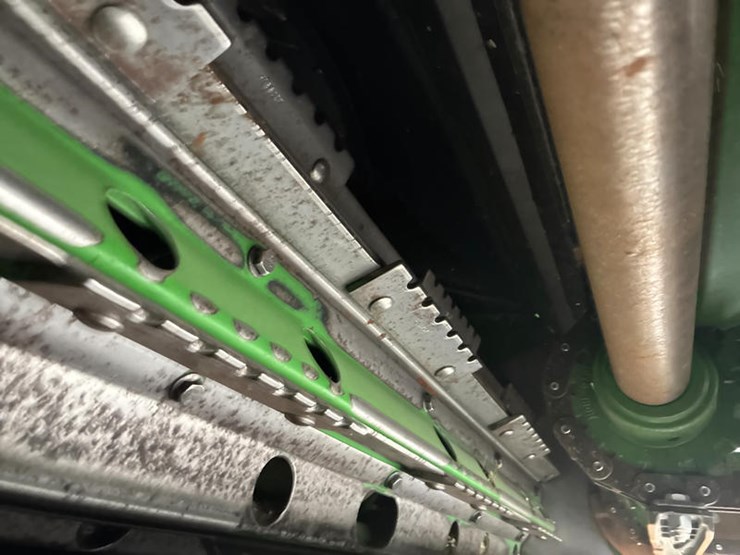 2013-john-deere-s670-image-33