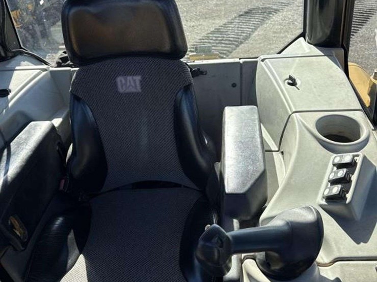 caterpillar-d6n-lgp-image-36