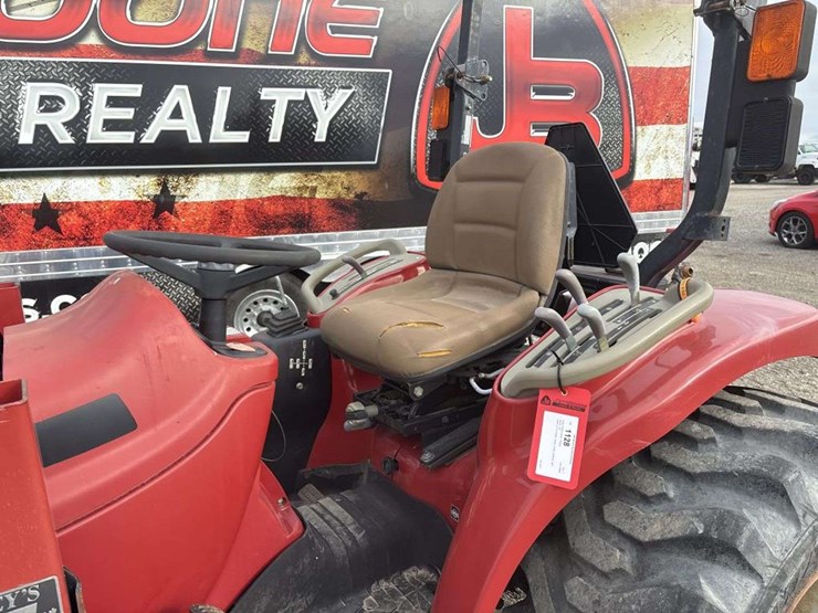 case-dx29-loader-tractor-image-21