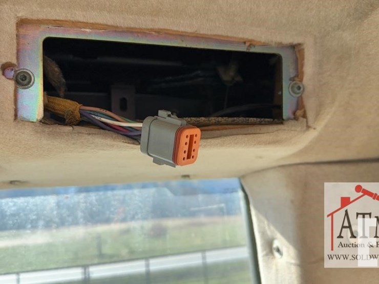 2000-caterpillar-953c-image-39