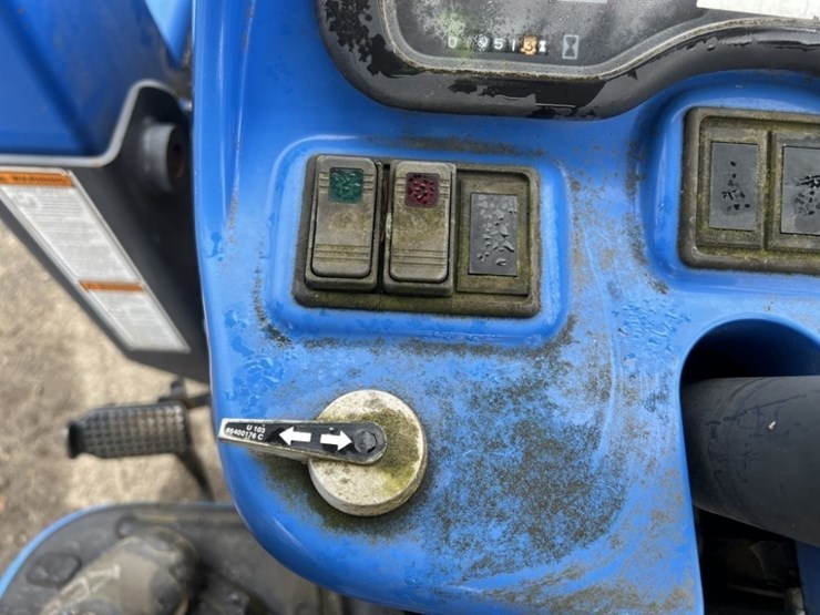 2001-new-holland-tc40d-image-14