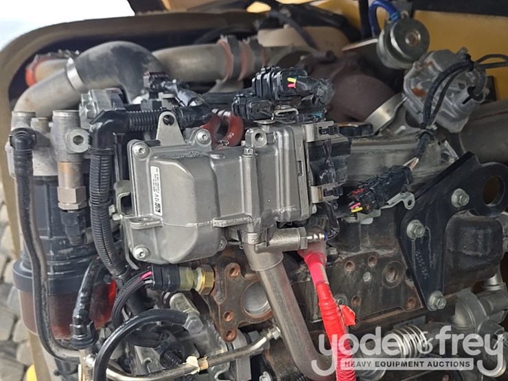 2019-caterpillar-tl1255d-image-98