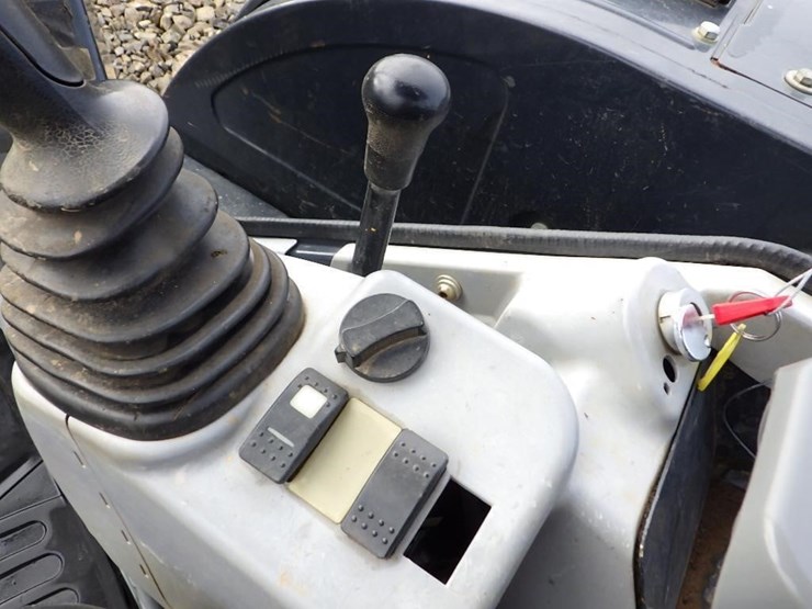 2019-deere-50g-image-24