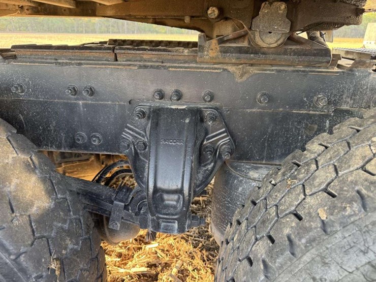 2014-peterbilt-386-image-11