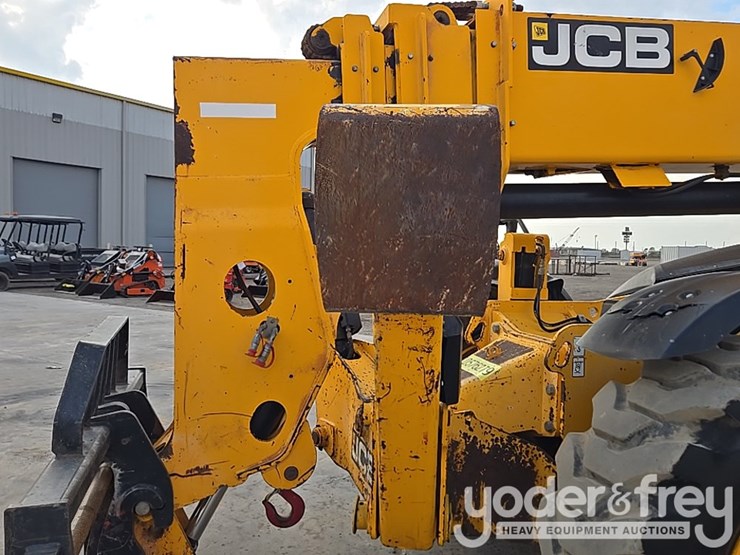 2017-jcb-512-56-image-42