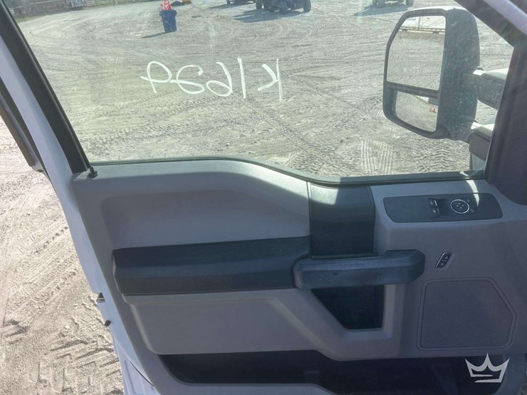 2017-ford-f550-image-10