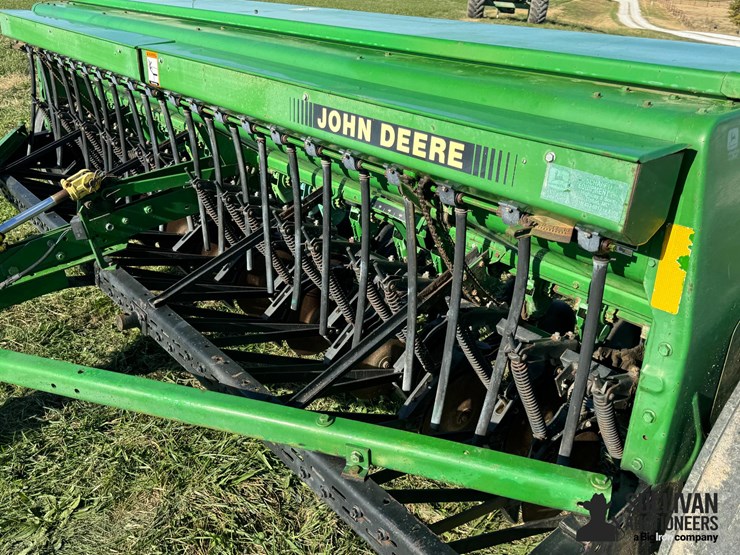 john-deere-450-image-15