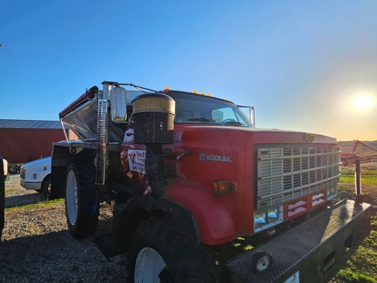 1985-chevrolet-custom-deluxe-image-3